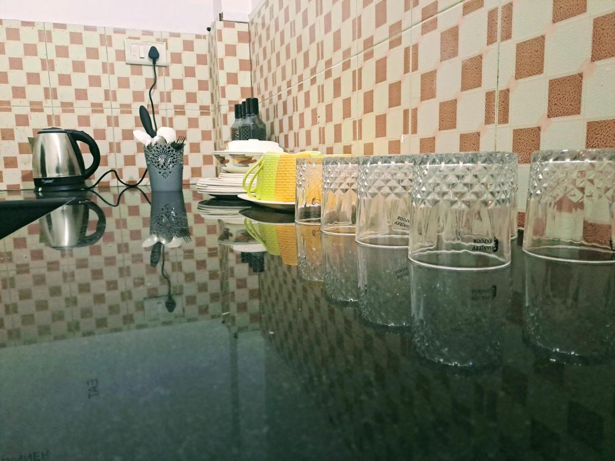 Strawberry Swing Homestay Гувахати Экстерьер фото