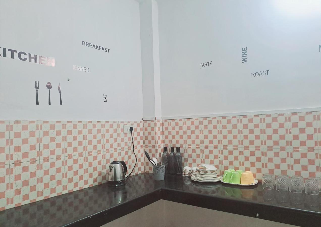 Strawberry Swing Homestay Гувахати Экстерьер фото