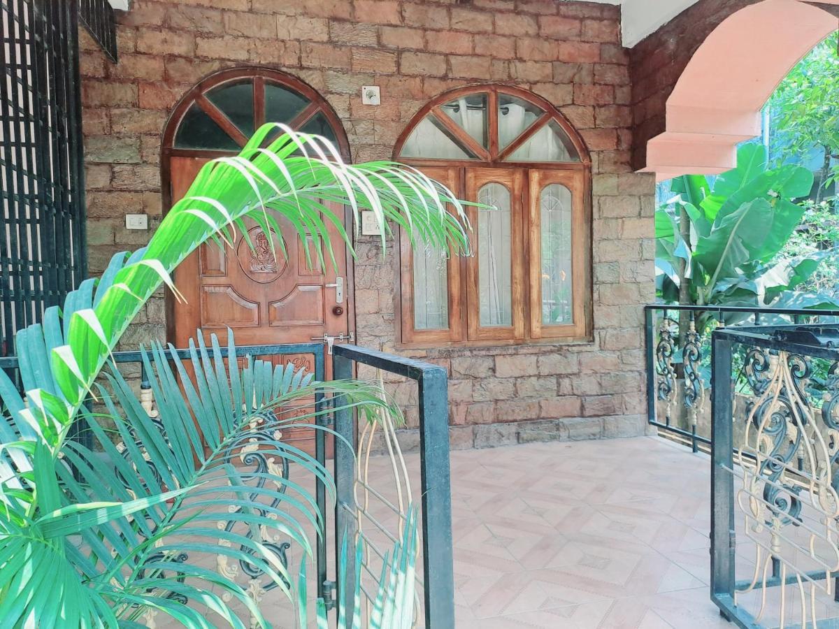 Strawberry Swing Homestay Гувахати Экстерьер фото