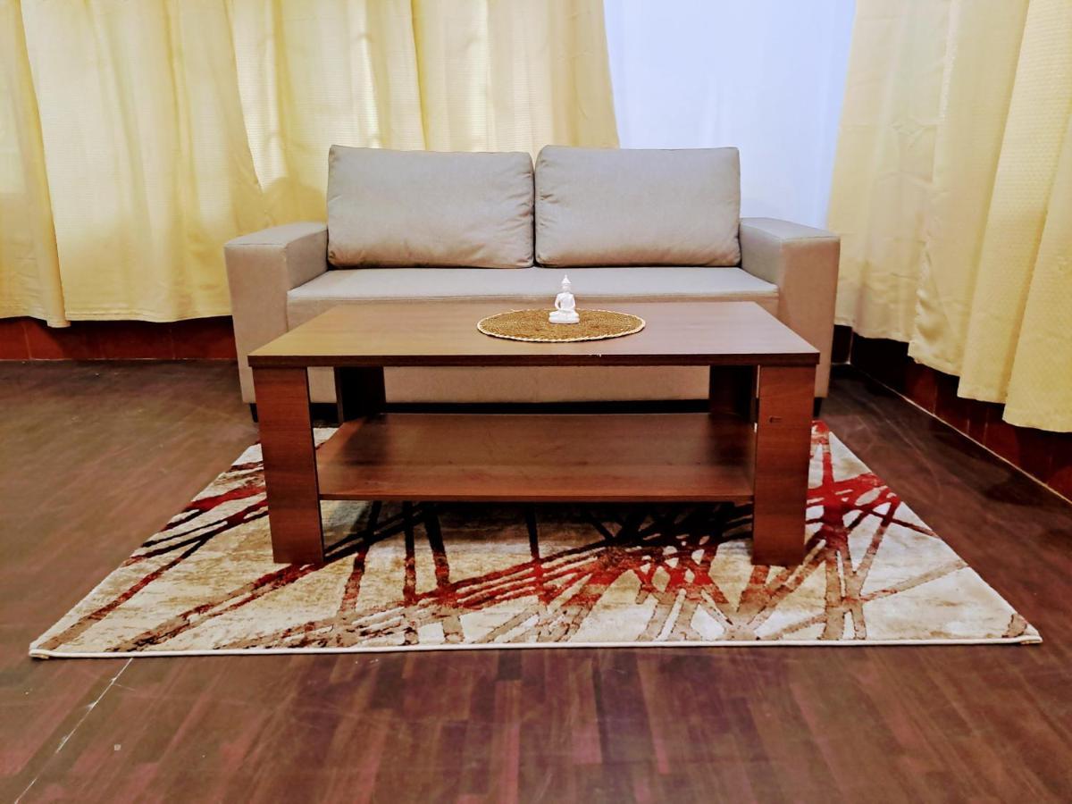 Strawberry Swing Homestay Гувахати Экстерьер фото