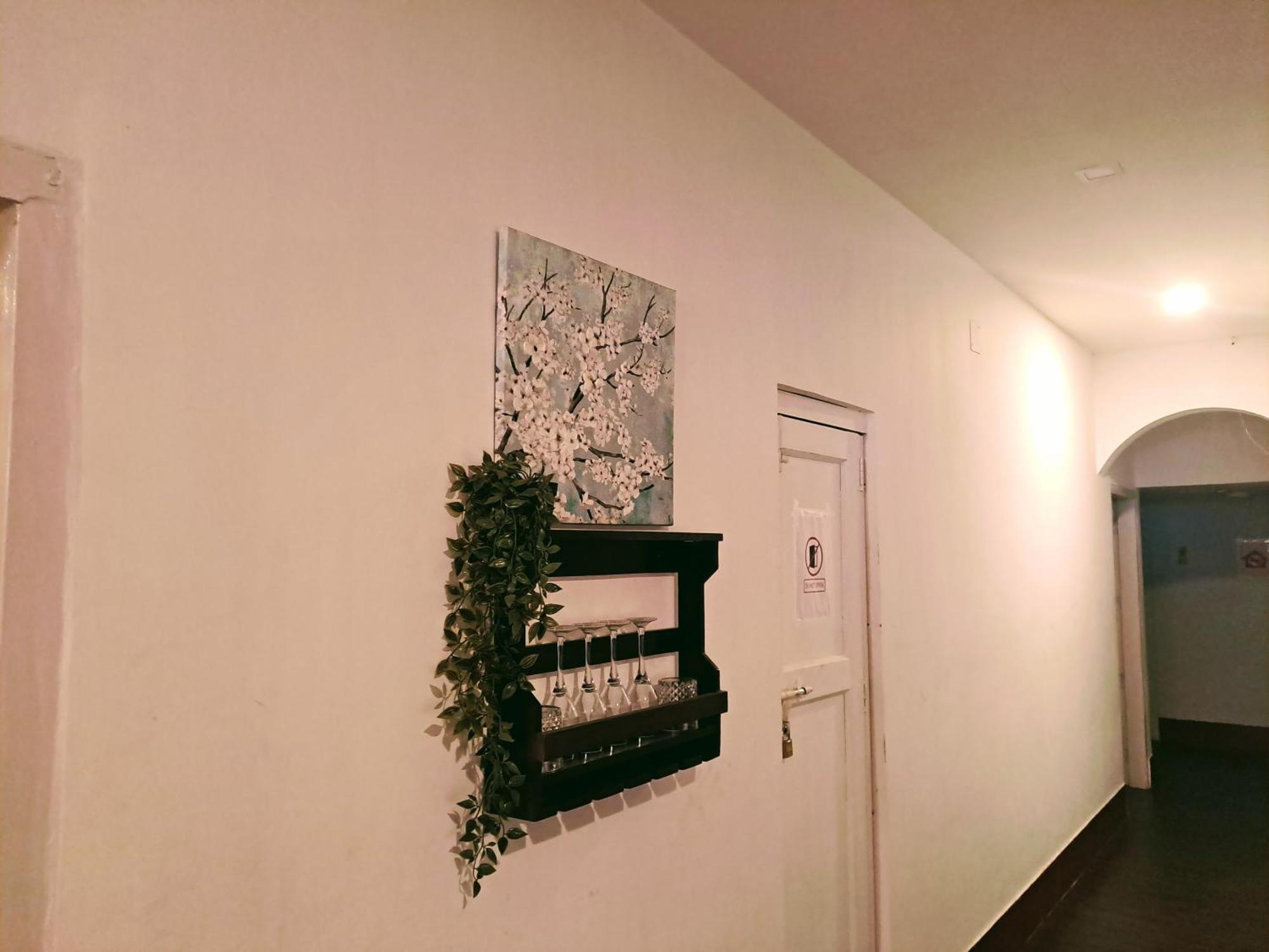 Strawberry Swing Homestay Гувахати Экстерьер фото
